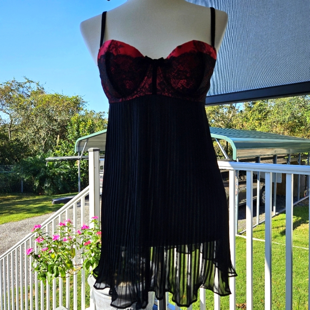 BabyDoll Sheer Sleepwear Mini Dress Size M Red/Blk Underwire Padded Romantic